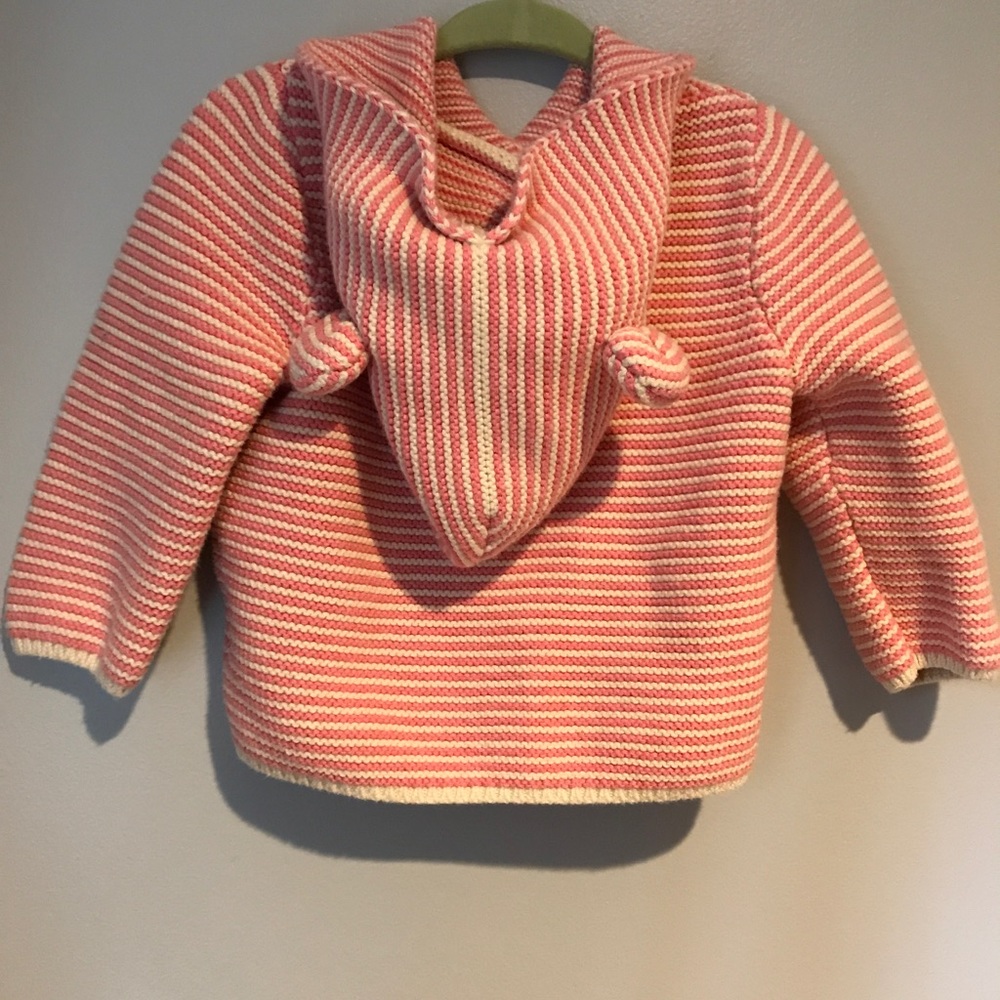 GAP bear hood sweater